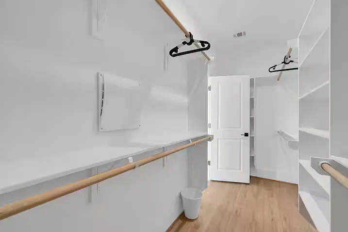 6834 Lozier - 5 — Photo 3