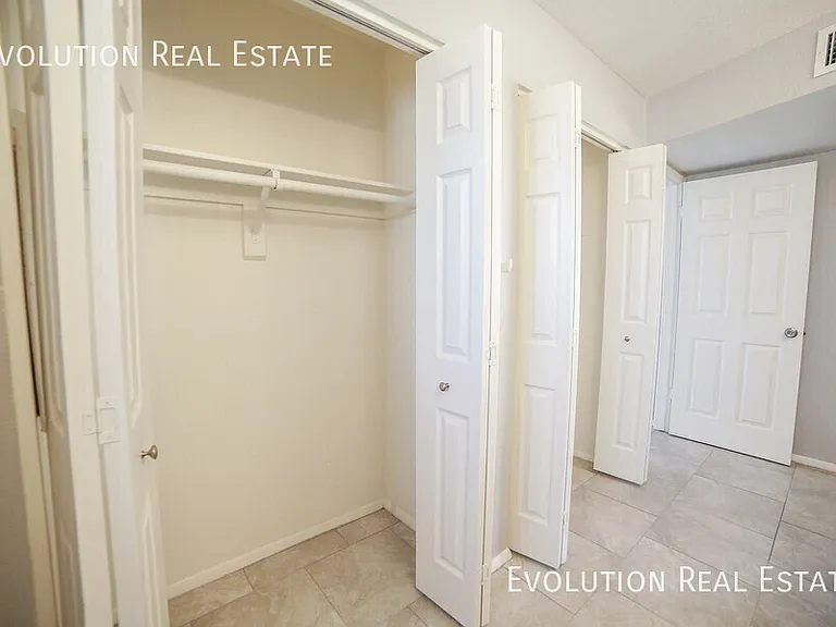 2110 S Shannon Dr — Photo 15