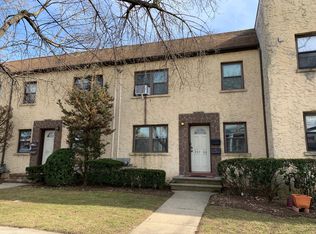 257-06 Hillside Ave, Floral Park, NY 11001