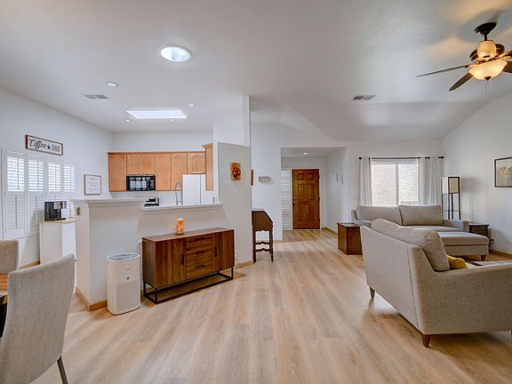 5th image of 11028 Malaguena Ln NE