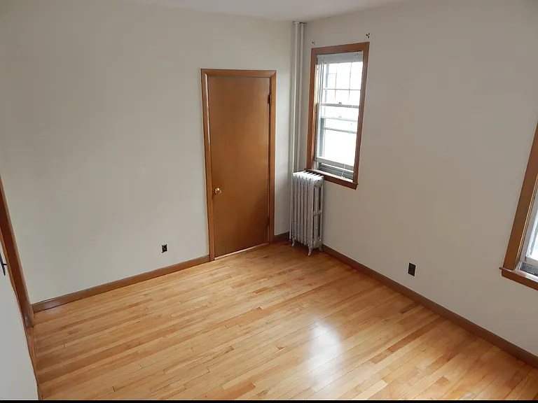 171 College St #5 — Photo 6