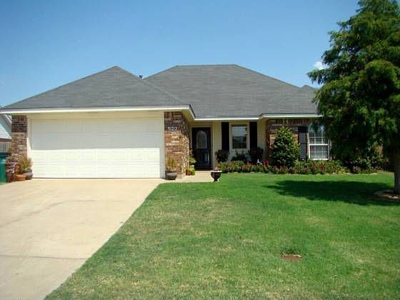 1st image of 522 Callie Ln