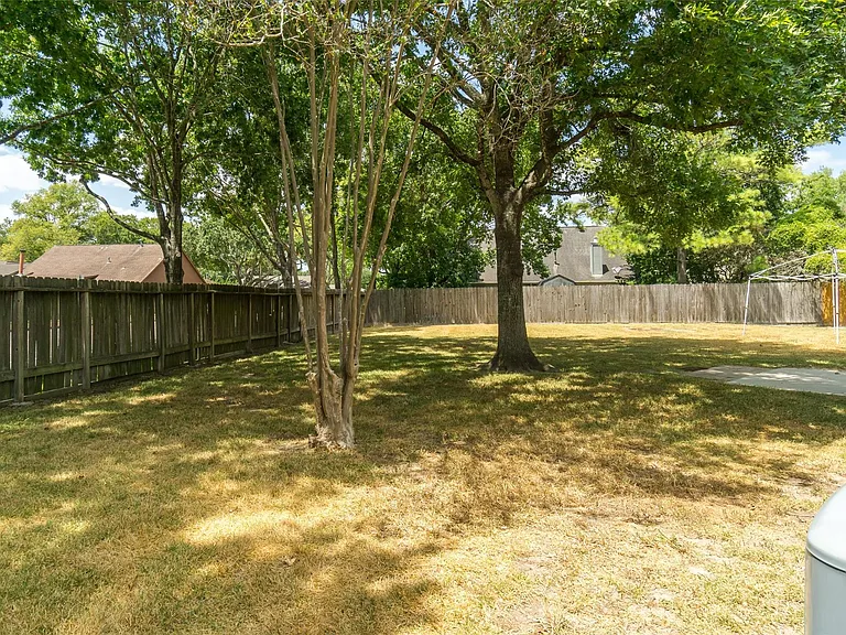 2902 Laurelridge Dr — Photo 27