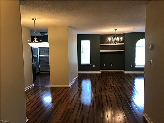 4th image of 240 Fox Hollow Dr APT 108