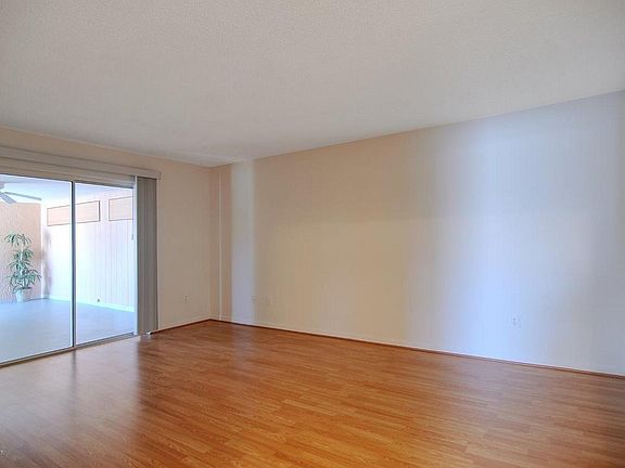 5th image of 155 Lee Ave #0