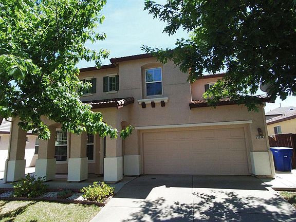 3rd image of 2914 Holdrege Way