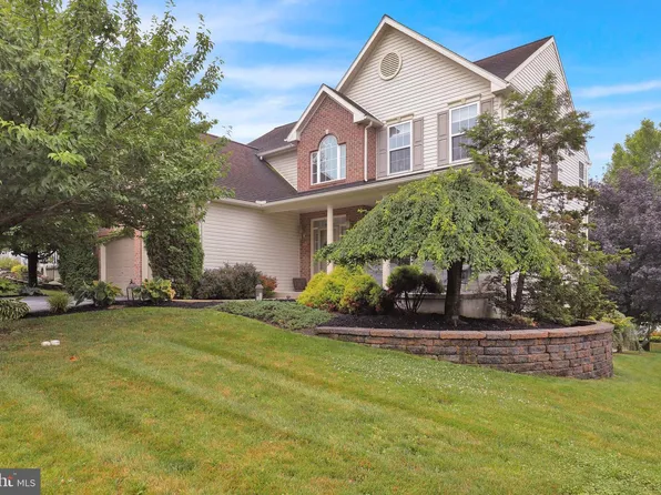 359 Mountain Blvd, Wernersville, PA 19565