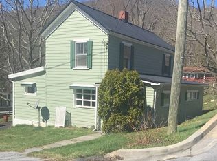 109 Calvin St, Bluefield, VA 24605