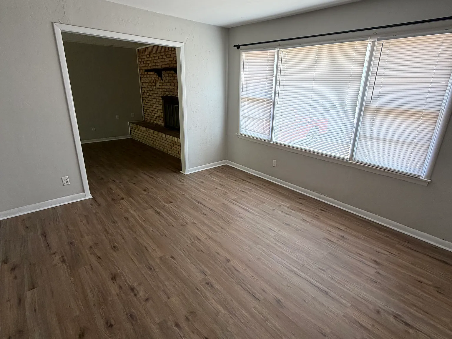 3 bed, 1100 sqft, $1,100 — Photo 2
