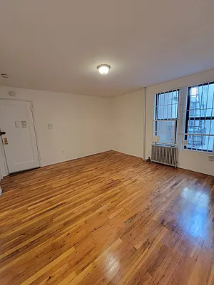 Rented by Avenues Real Estate | media 8