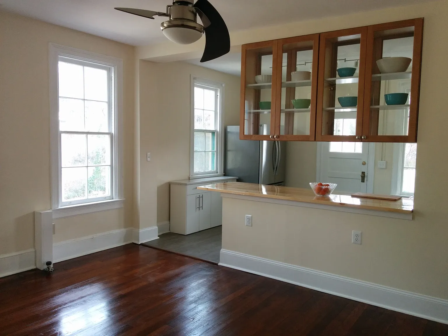 3 bed, 1100 sqft, $2,925 — Photo 2