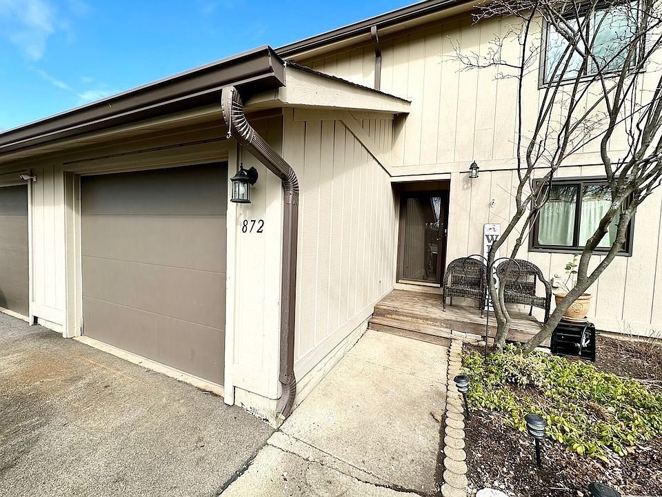 1st image of 872 Stratford Ct