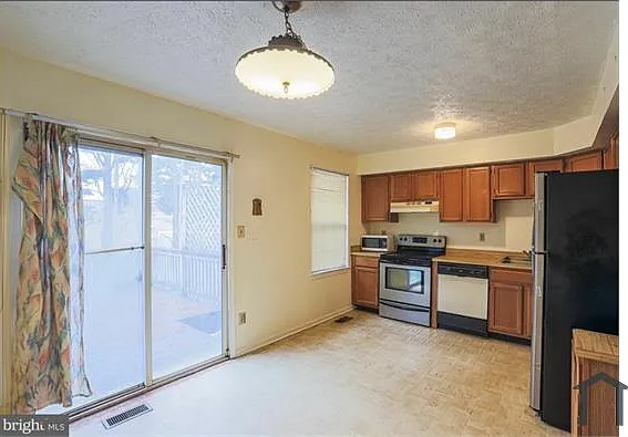 537 Park Manor Cir #14 — Photo 5