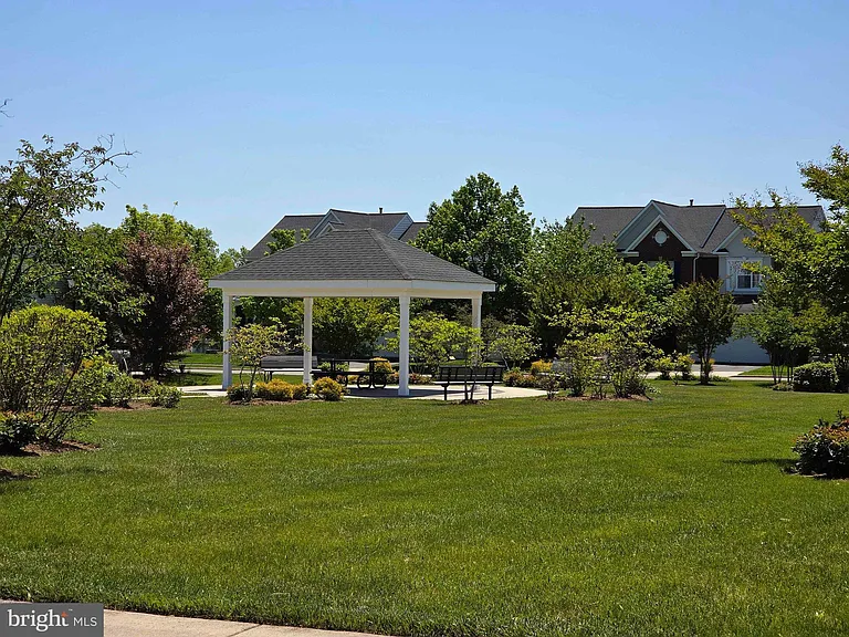 22247 Waterberry Ter — Photo 36