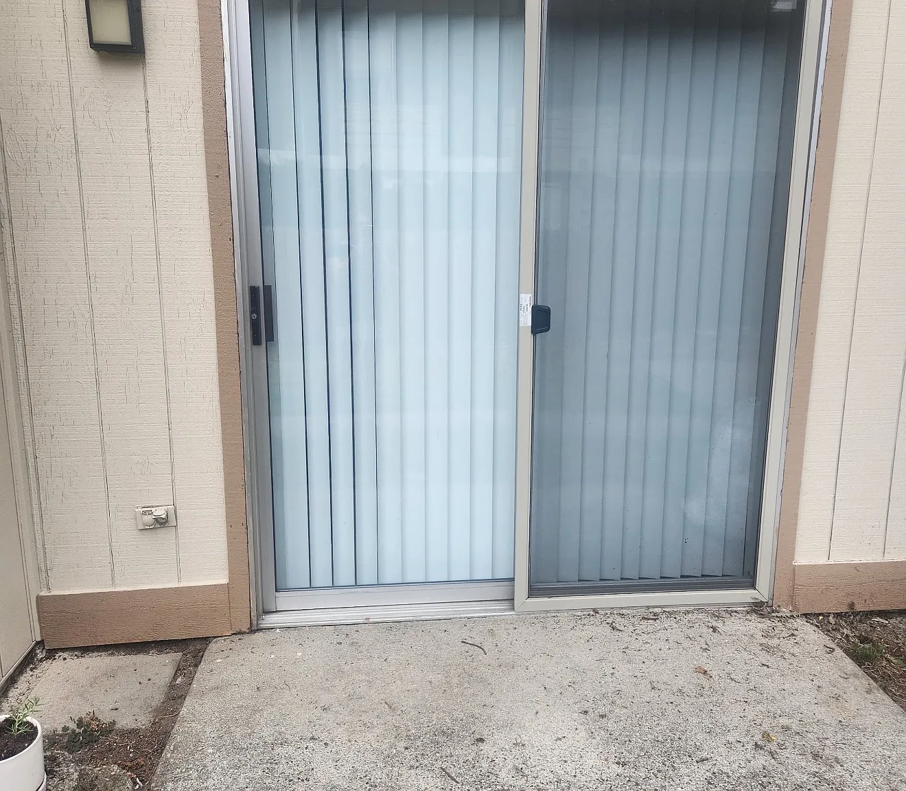 2 bed, 1050 sqft, $1,999 — Photo 2