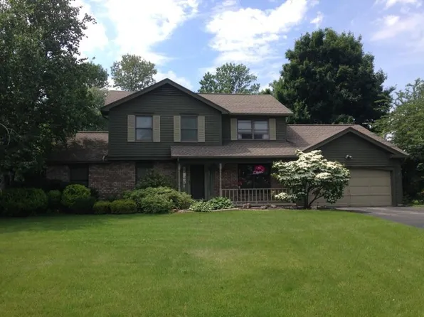 33 Brandon Cir, Rochester, NY 14612