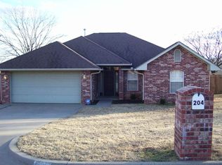 204 E Noble St, Perry, OK 73077