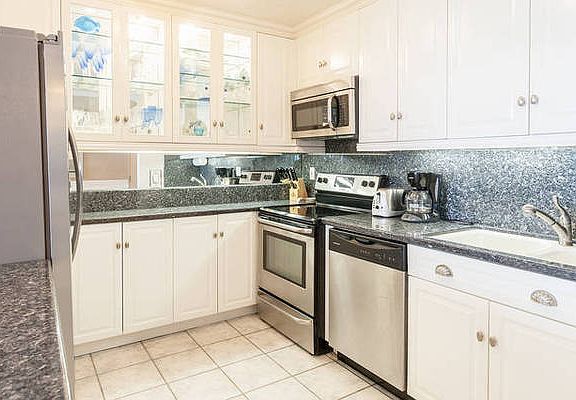 4th image of 4767 Ocean Blvd Unit 508