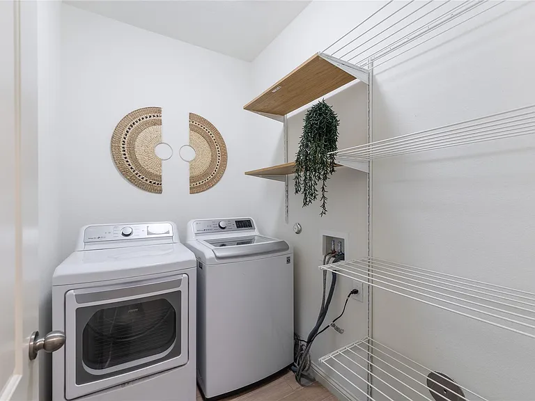 3831 Sapphire Loop — Photo 33