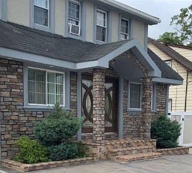 1st image of 52 Leonard Ave
