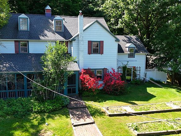 3rd image of 2701 Alden Rd