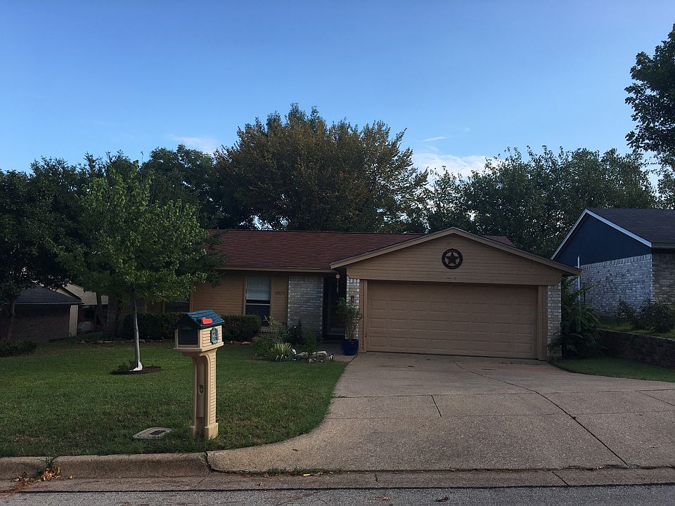 2nd image of 5805 Shady Hill Ln
