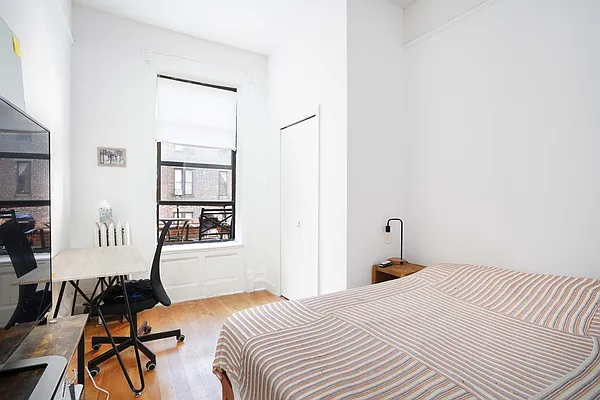 Rented by Waldstar Real Estate LLC | media 13