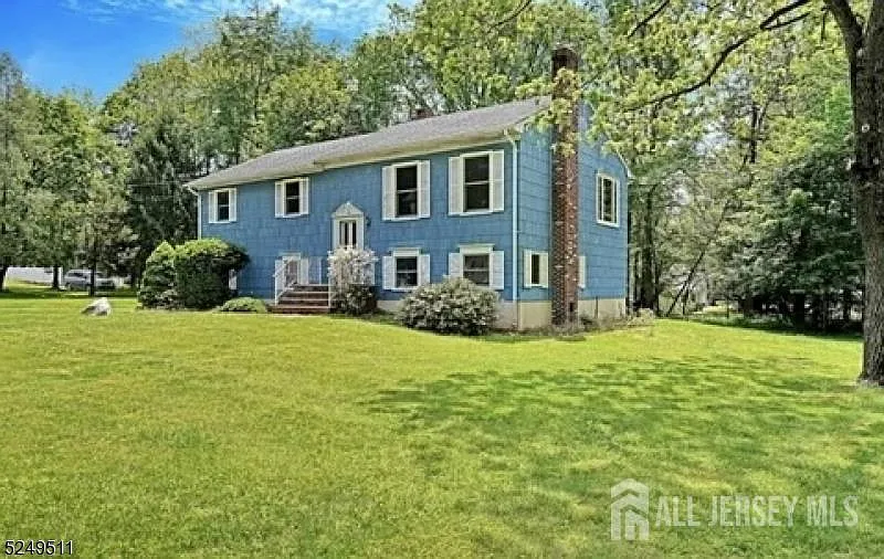 10 Cedar St