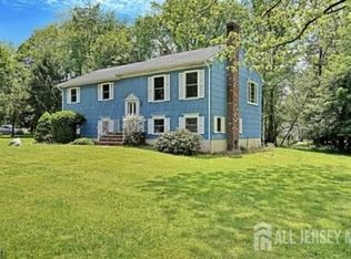 10 Cedar St, Bridgewater, NJ 08807