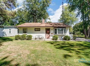 5718 Acres Rd, Sylvania, OH 43560