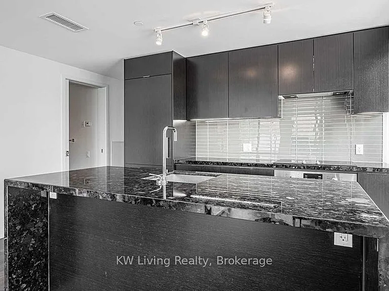60 Colborne St #402 — Photo 12