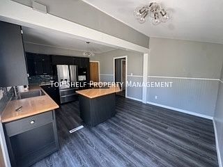 4th image of 428 S 6th Ave E