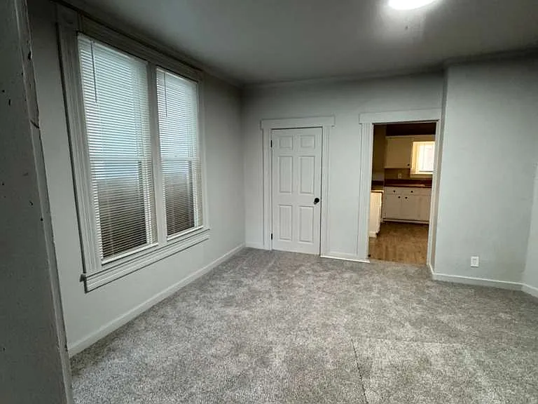 3427 Lexington Ave — Photo 13