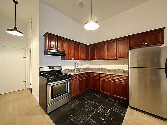 5th image of 1362 Dekalb Ave #1F
