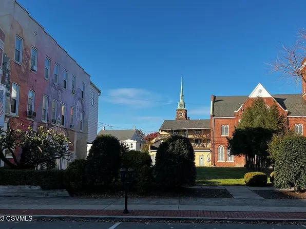 55 Broadway St, Milton, PA 17847