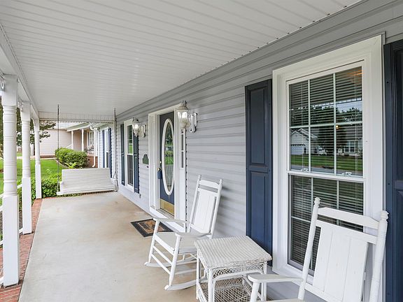 4th image of 114 Fairview Pl