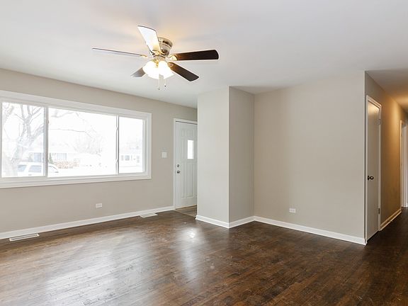 4th image of 156 Terry Ct