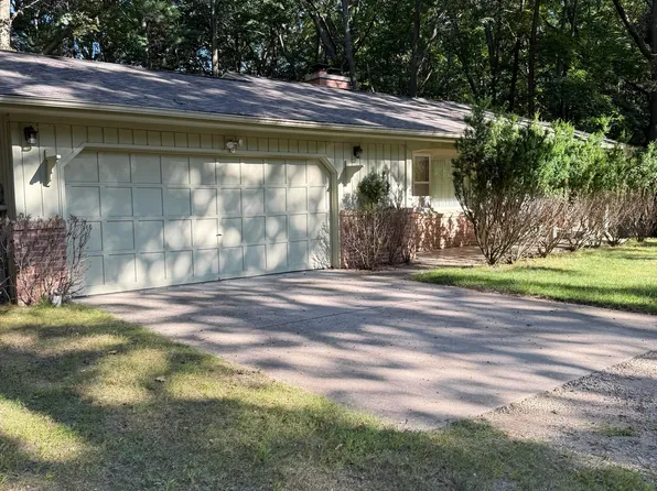 3854 Greuling Rd, Norton Shores, MI 49441
