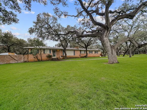 112 Sunway Dr, Hollywood Park, TX 78232