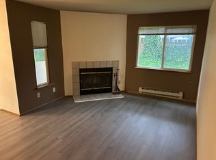1002 10th St NE APT 7, Auburn, WA 98002