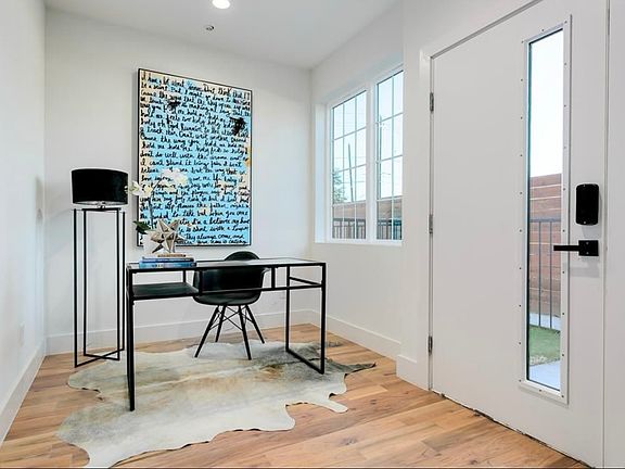 3rd image of 1910 Caddo St #102