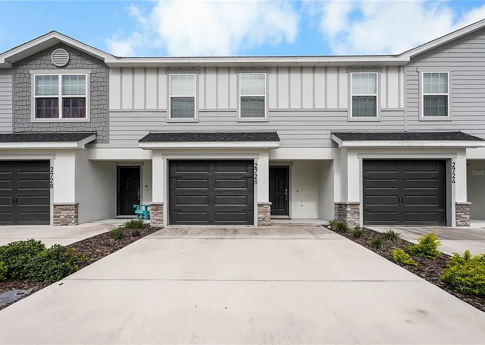 2726 Idyll Lakes Cir
