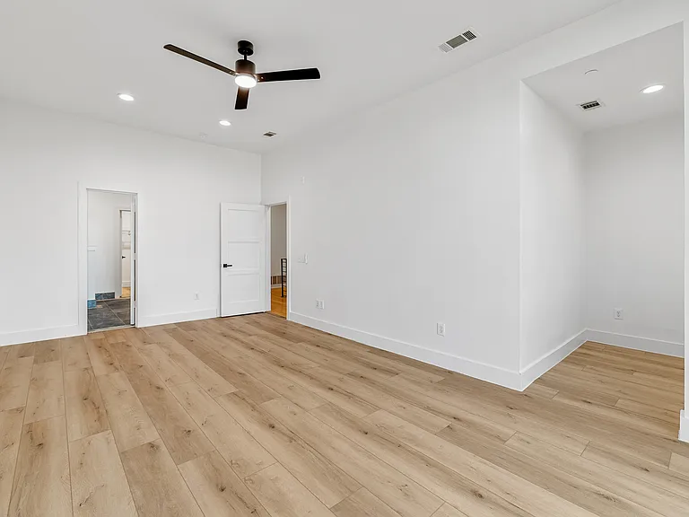 3200 Thomas Ave — Photo 20