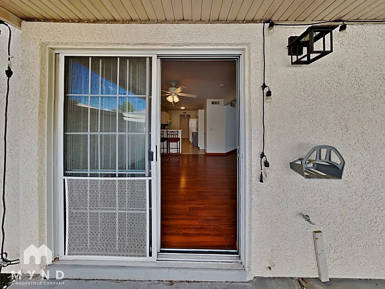 8042 Laurena Ave — Photo 32