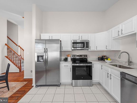 4th image of 8003 Carlson Ln