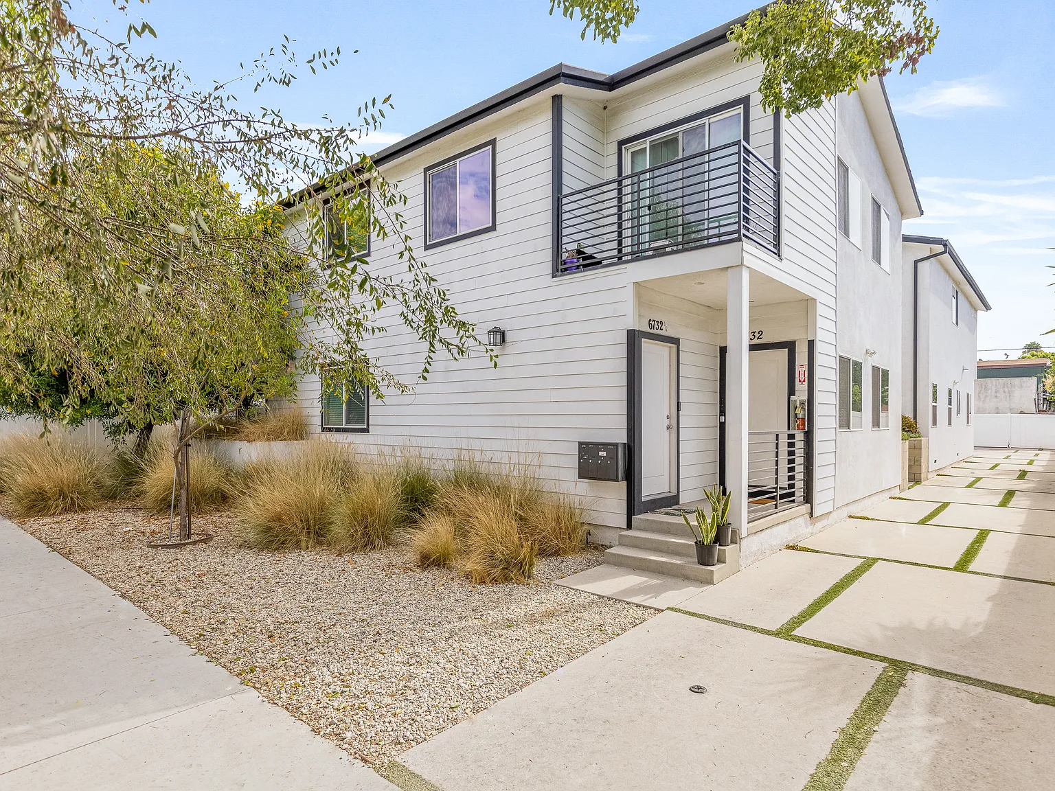 4 bed, 1800 sqft, $4,095 — Photo 1