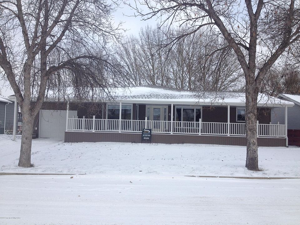 1st image of 412 5th St E
