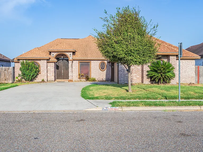 3818 Oregon Dr — Photo 1