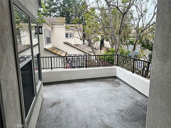 5th image of 44 La Mirage Cir
