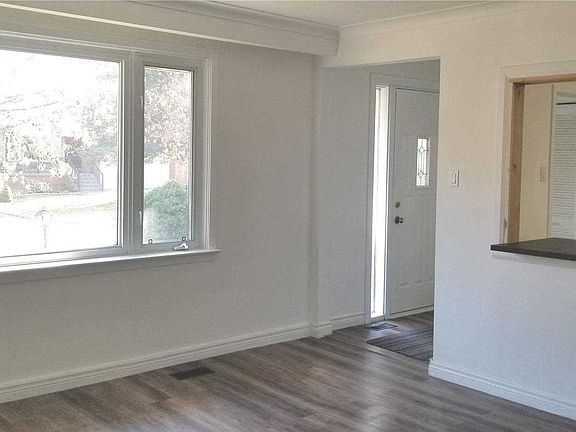 3rd image of 219 Eaglewood Blvd